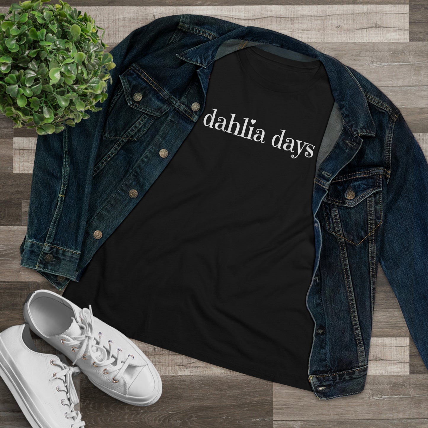 dahlia days / women's premium tee