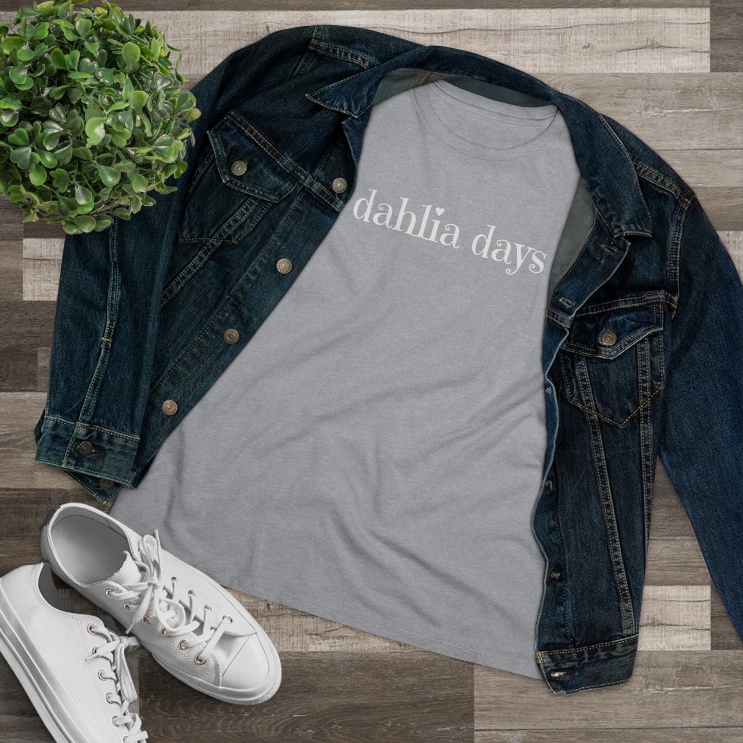 dahlia days / women's premium tee